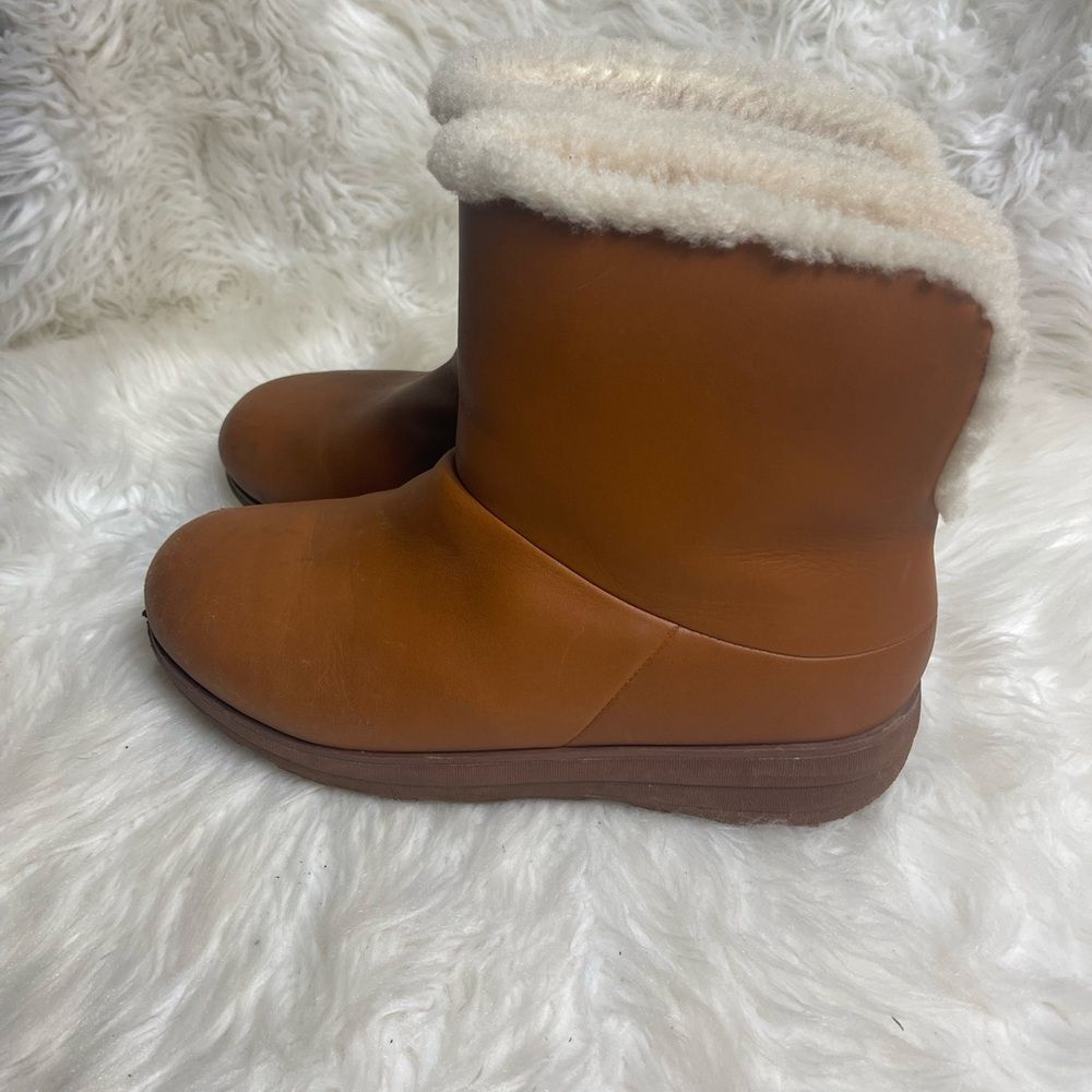 Fitflop Chestnut leather Shearling Ankle Boots  SZ10 rubber soles.